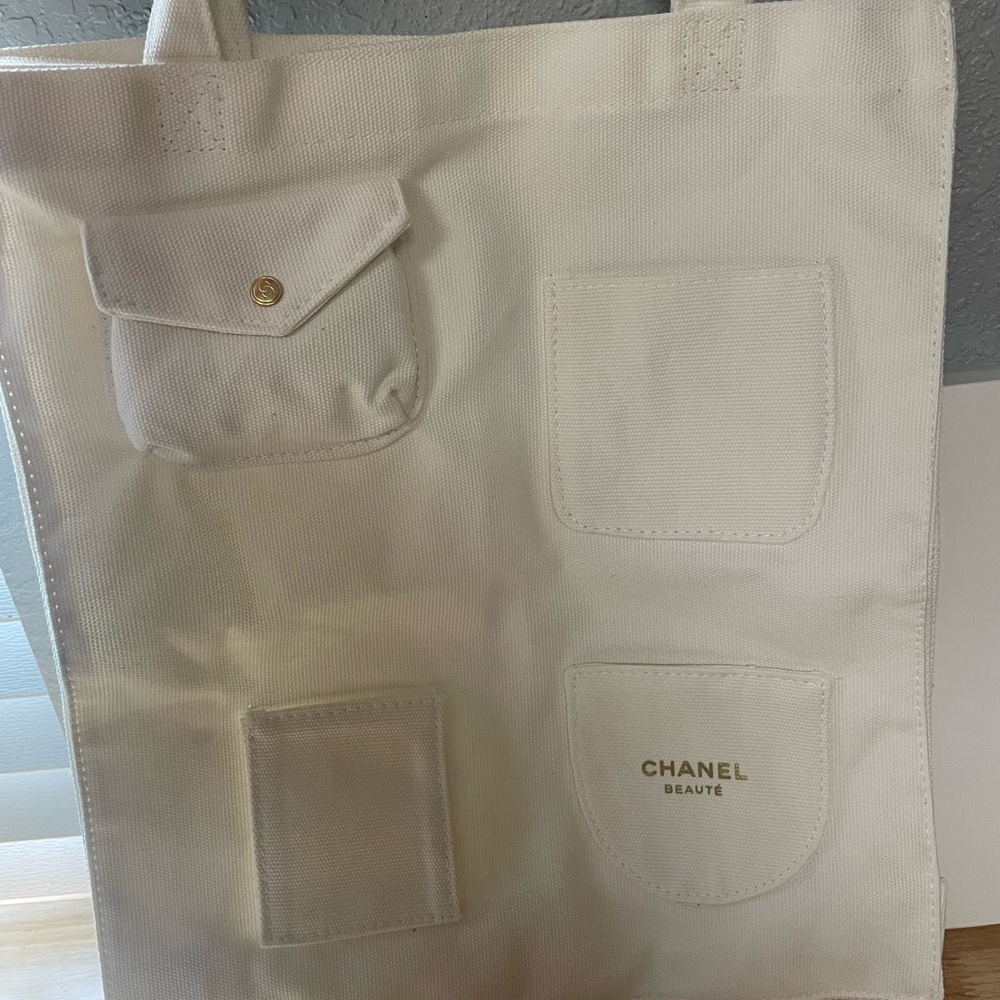 Chanel Beauté White Tote Bag